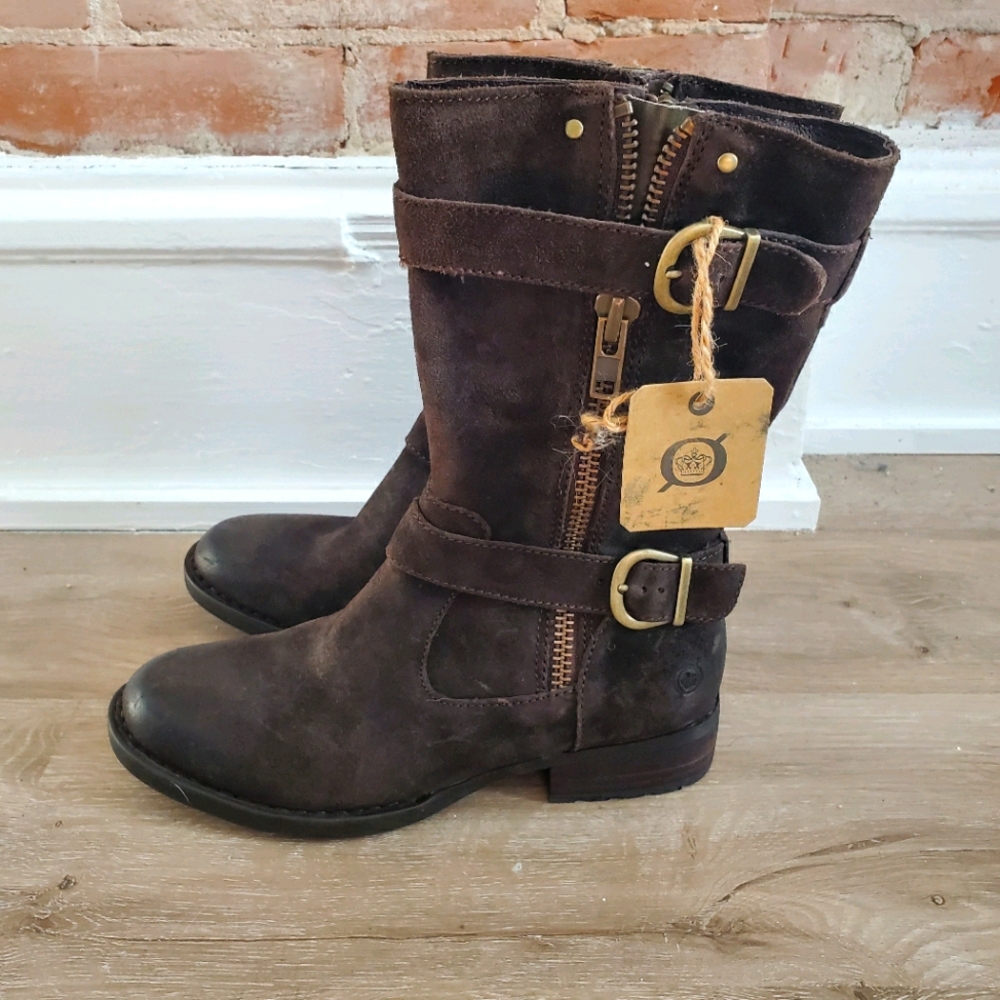 NWT brown suede/leather boots size 6 w/buckles